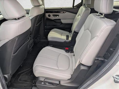 Certified 2025 Honda Pilot Touring image 16