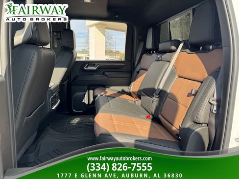 Used 2024 Chevrolet Silverado 2500 High Country image 11