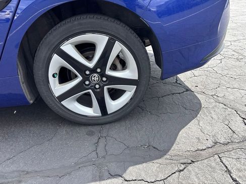 Used 2017 Toyota Prius Four Touring w/ Protection Package FWD image 9