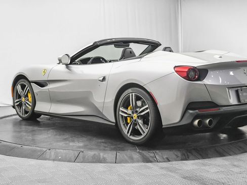 Used 2019 Ferrari Portofino image 6