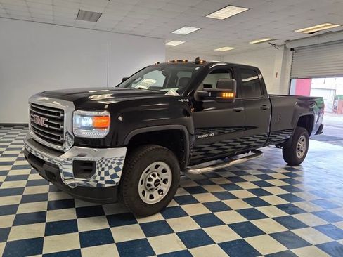 Used 2017 GMC Sierra 2500 4x4 Double Cab w/ Sierra Convenience Package image 3