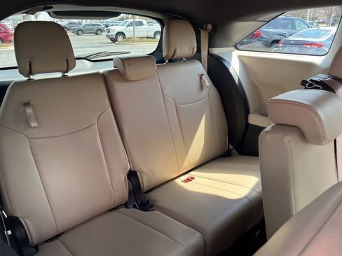 Used 2023 Toyota Sienna XLE image 18