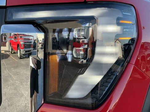 Used 2024 GMC Sierra 3500 SLT w/ SLT Convenience Package image 10