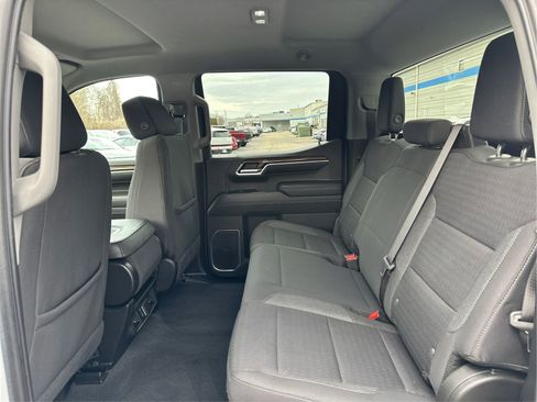 Used 2022 Chevrolet Silverado 1500 LT AWD/4WD image 10