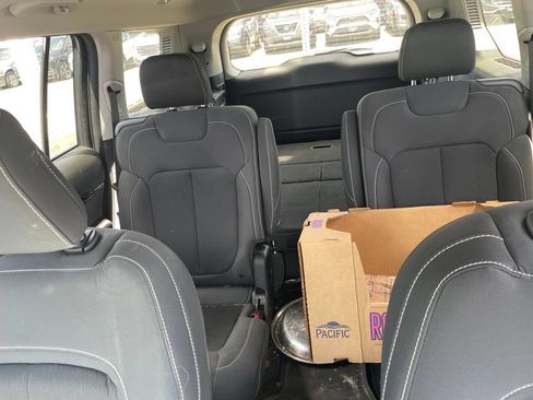 Used 2022 Jeep Grand Cherokee L Laredo w/ Luxury Tech Group I AWD/4WD image 19