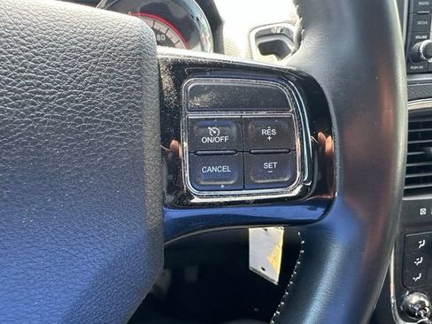 Used 2017 Dodge Grand Caravan SE FWD image 17