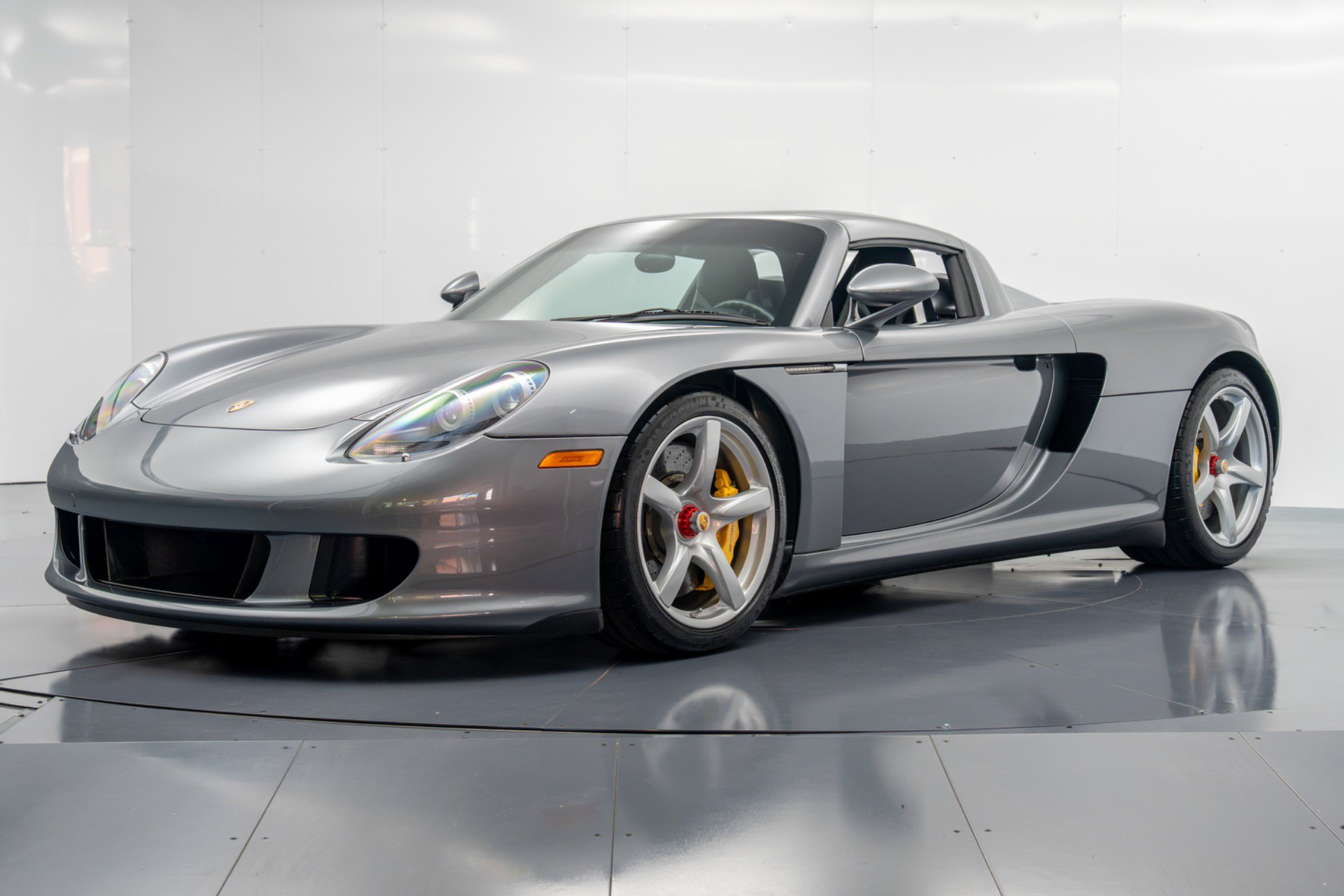 Used 2004 Porsche Carrera GT RWD image 63