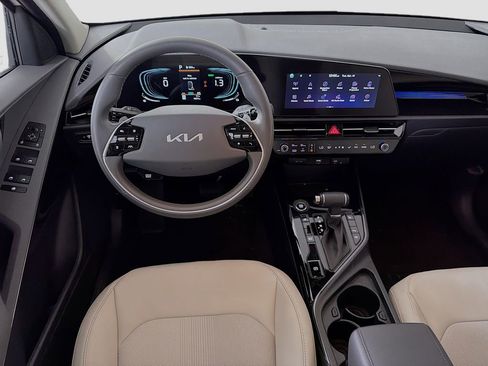 Used 2024 Kia Niro EX FWD image 22