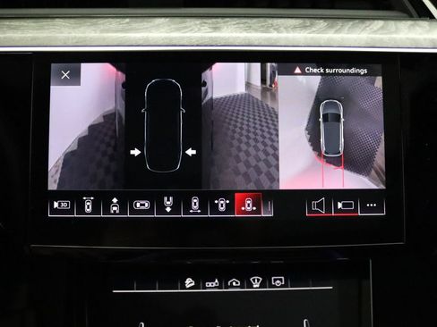 Used 2019 Audi e-tron Prestige w/ Prestige Package AWD/4WD image 28