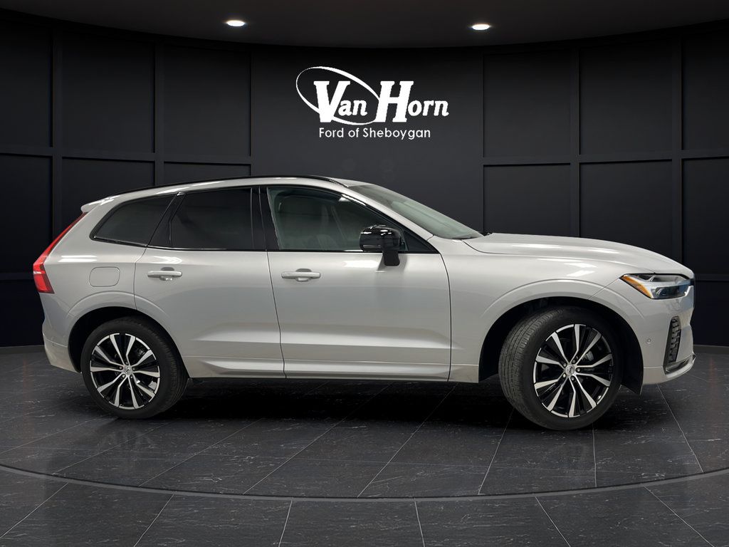 Used 2024 Volvo XC60 B5 Plus w/ Protection Package Premier AWD/4WD image 8