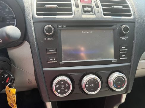 Used 2017 Subaru Forester 2.5i AWD/4WD image 17