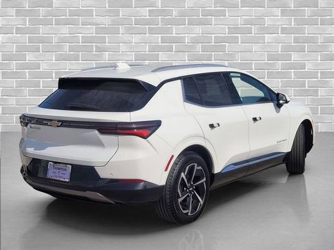 Certified 2024 Chevrolet Equinox EV LT FWD image 6