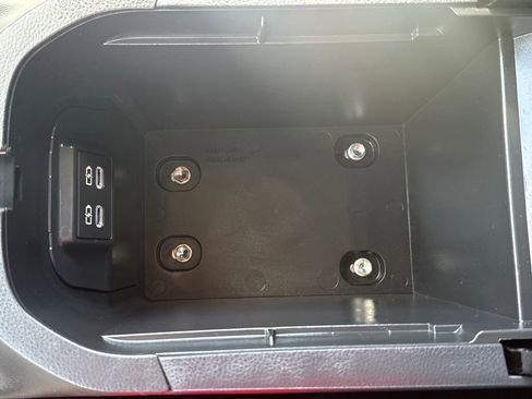 Used 2025 Toyota RAV4 XLE AWD/4WD image 26