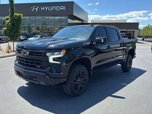 Used 2023 Chevrolet Silverado 1500 LT Trail Boss w/ LT Trail Boss Premium Package AWD/4WD image 10