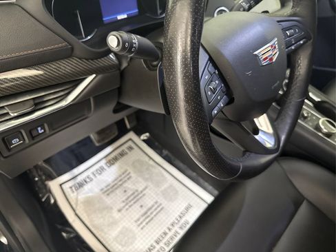 Used 2019 Cadillac XT4 Sport w/ Cold Weather Package AWD/4WD image 28