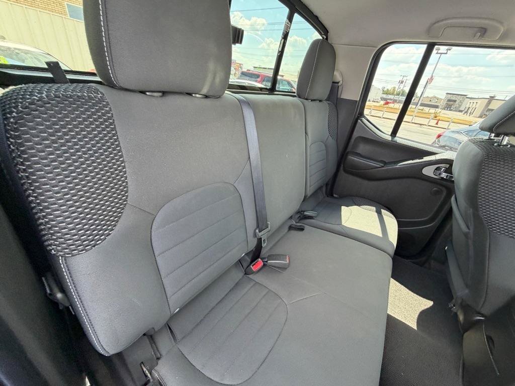 Used 2017 Nissan Frontier PRO-4X w/ Pro-4x Graphics Package AWD/4WD image 18