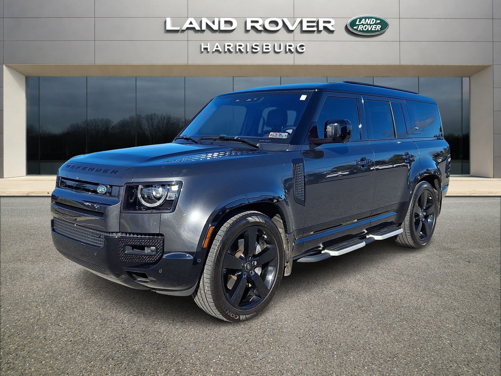Used 2023 Land Rover Defender 130 X-Dynamic SE AWD/4WD image 1