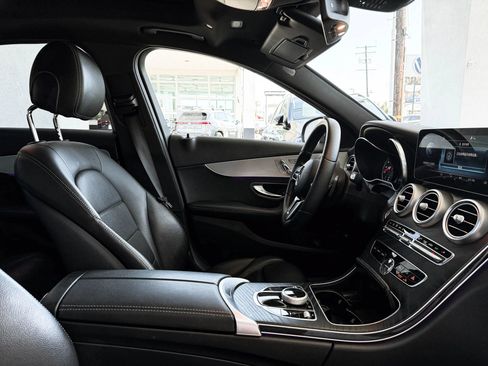 Used 2020 Mercedes-Benz C 300 Sedan w/ Premium Package image 29