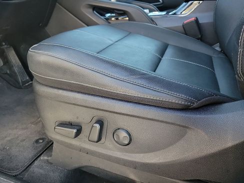 Used 2024 Kia Telluride EX w/ EX Captain's Chair Package image 13