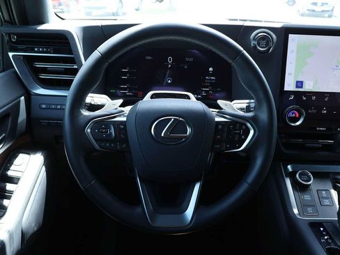 Used 2025 Lexus GX 550 w/ Accessory Package (2T) AWD/4WD image 15