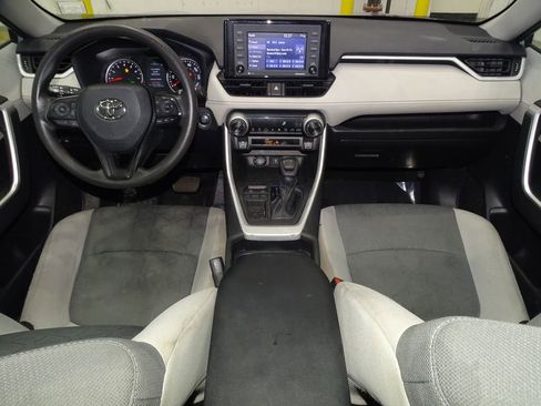 Used 2021 Toyota RAV4 XLE w/ Convenience Package FWD image 30