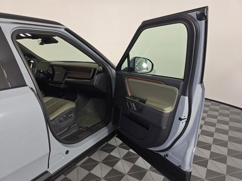 Used 2023 Rivian R1S Adventure image 18