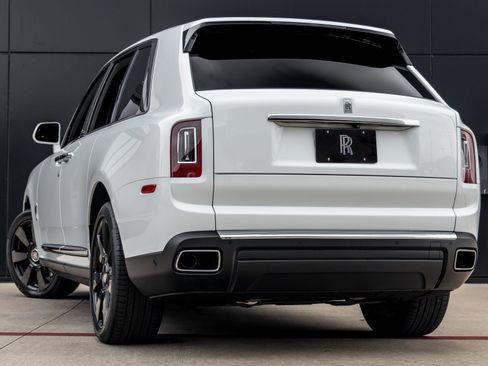 Used 2022 Rolls-Royce Cullinan image 10