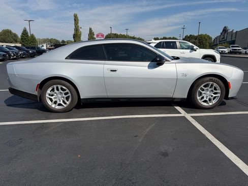 Used 2025 Dodge Charger Daytona R/T w/ Quick Order Package 25M R/T AWD/4WD image 8