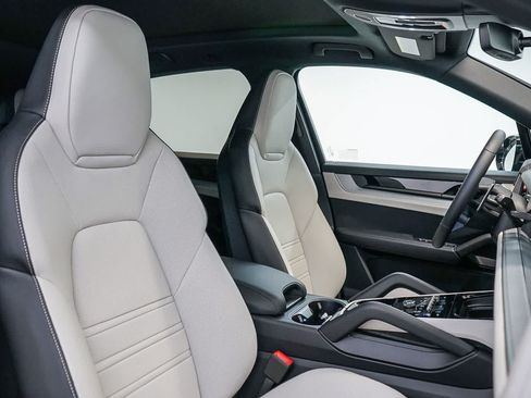 New 2026 Porsche Cayenne S AWD/4WD image 23