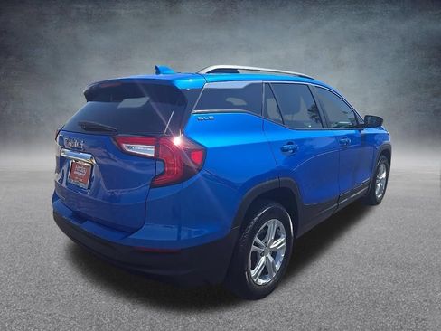 Certified 2024 GMC Terrain SLE w/ Driver Convenience Package FWD image 3