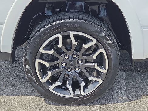 Used 2025 RAM 1500 Limited AWD/4WD image 7