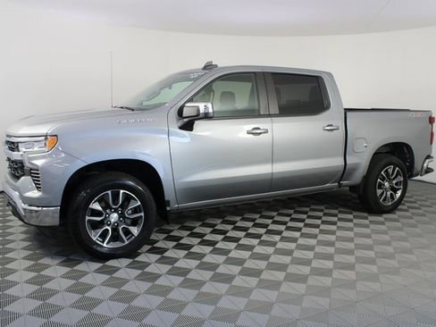 Used 2023 Chevrolet Silverado 1500 LT image 2