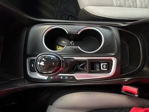 Used 2020 Chevrolet Equinox LT image 19