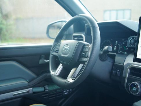 Used 2024 Toyota Tacoma Trailhunter HV 4x4 4dr Double image 22