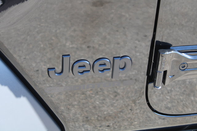 Used 2024 Jeep Gladiator Sport AWD/4WD image 8