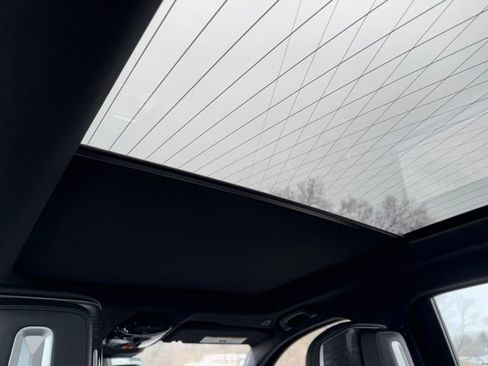 Certified 2024 BMW i7 xDrive60 image 16