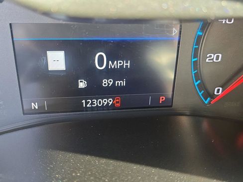 Used 2022 GMC Canyon Denali image 18