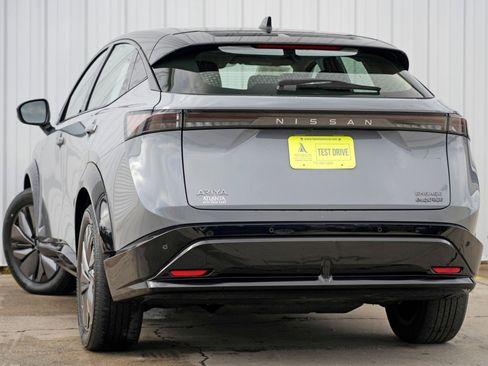 Used 2024 Nissan Ariya AWD image 5