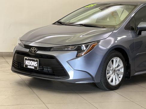 Used 2025 Toyota Corolla LE w/ LE Premium Package FWD image 28