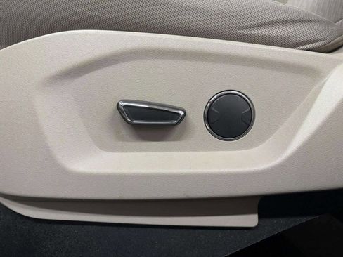 Used 2018 Ford Explorer FWD image 16