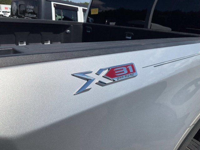 Used 2019 GMC Sierra 1500 SLE w/ SLE Value Package AWD/4WD image 10