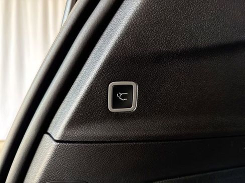 New 2026 Chrysler Pacifica Select image 40