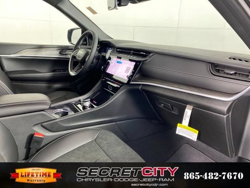 New 2026 Jeep Grand Cherokee L 4WD image 33