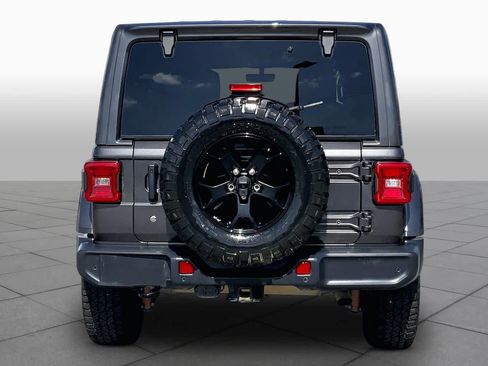 Used 2018 Jeep Wrangler Unlimited Sahara w/ Quick Order Package 24M Moab AWD/4WD image 5