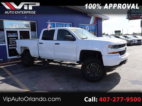Used 2018 Chevrolet Silverado 1500 Custom w/ Custom Value Package AWD/4WD image 1
