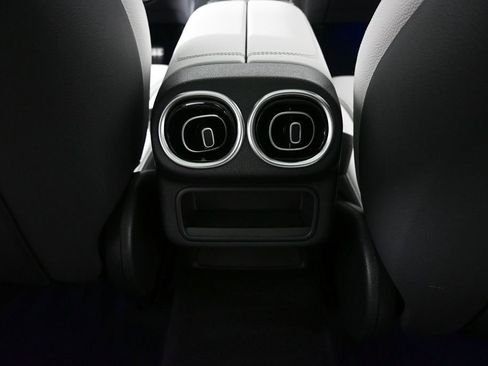 Certified 2025 Mercedes-Benz GLC 300 4MATIC image 17