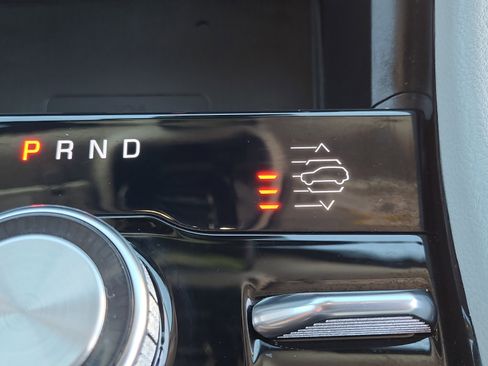 Used 2022 Jeep Grand Cherokee Overland w/ Advanced Protech Group III image 27