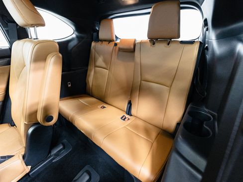 Certified 2022 Toyota Highlander Platinum image 7