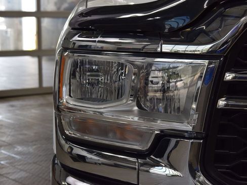 Used 2022 RAM 2500 Tradesman w/ Chrome Appearance Group AWD/4WD image 7