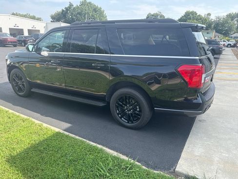 Used 2024 Ford Expedition Max XLT AWD/4WD image 3